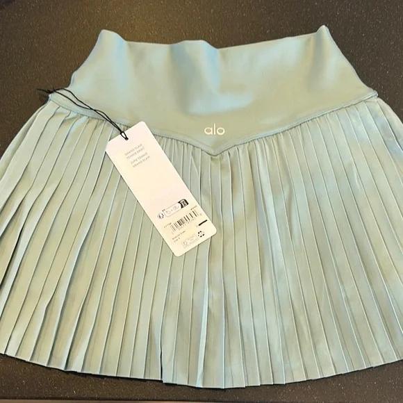 ALO Yoga Women's Grand Slam Tennis Skirt - Botanical Green - Picture 2 of 3